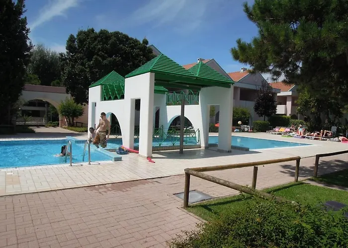 Relaxing With Garden And Pool *