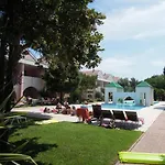 Relaxing With Garden And Pool *