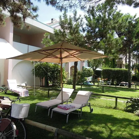 Lägenhet Relaxing With Garden And Pool Bibione