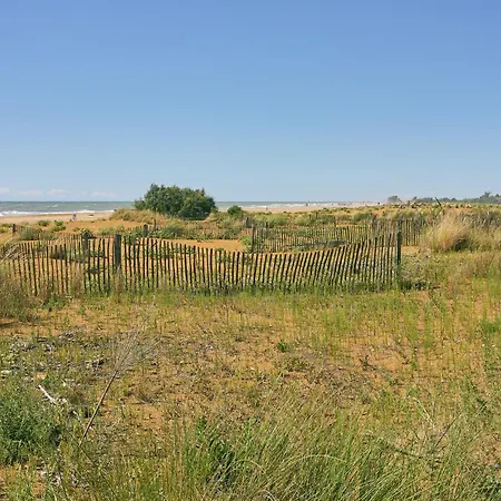 Relaxing With Garden And Pool 비비오네