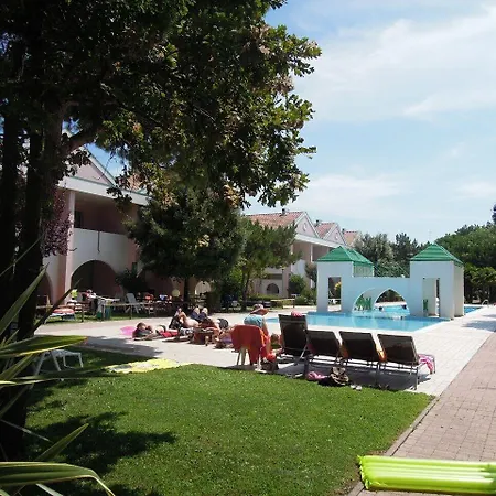 Relaxing With Garden And Pool Lejlighed